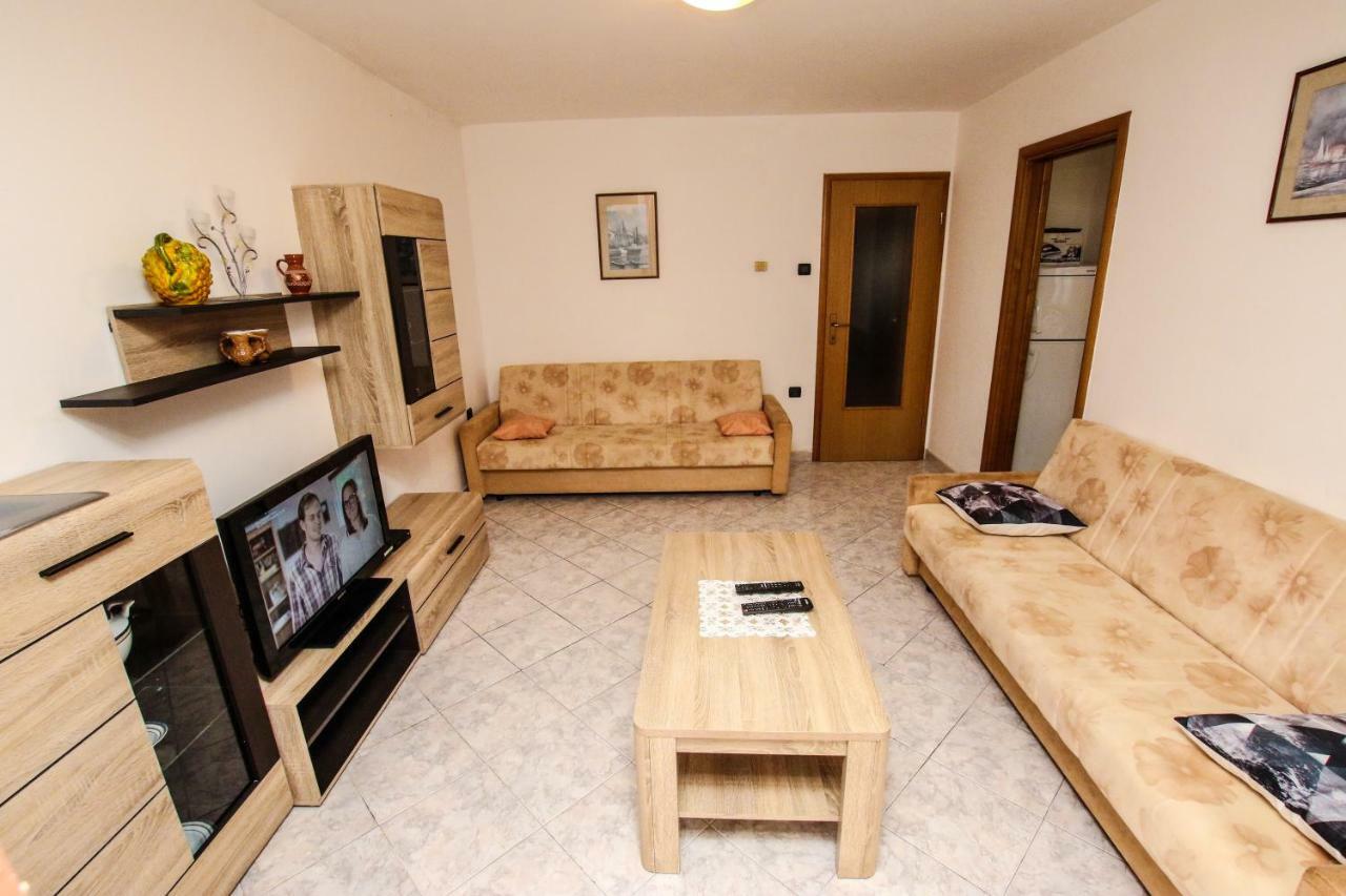 Carolina 4 Seasons Apartment Porec Bagian luar foto
