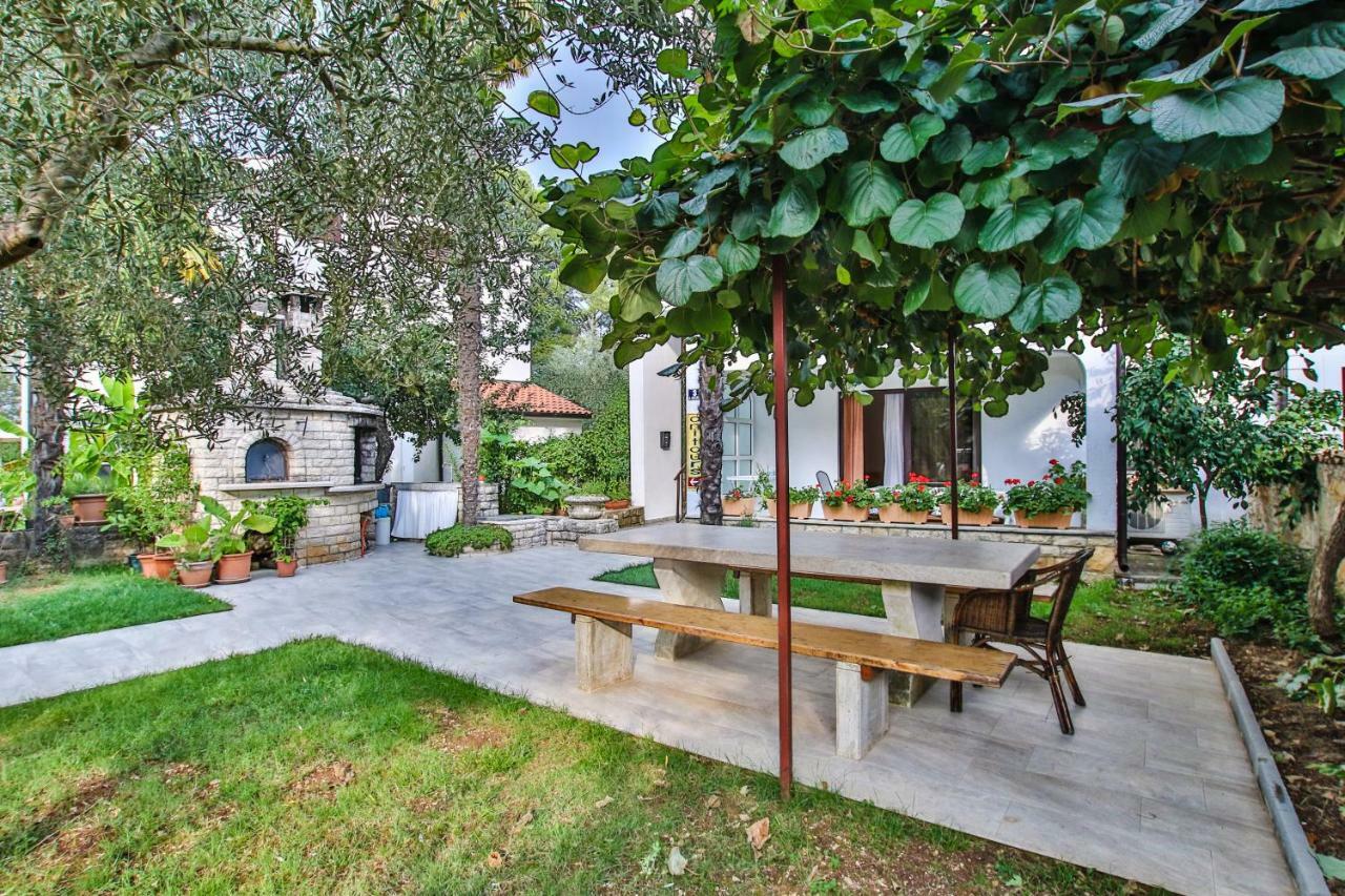 Carolina 4 Seasons Apartment Porec Bagian luar foto