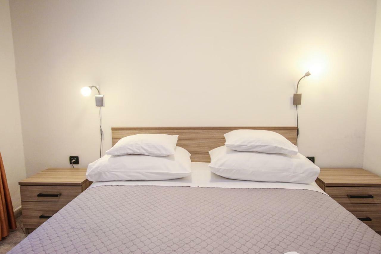 Carolina 4 Seasons Apartment Porec Bagian luar foto