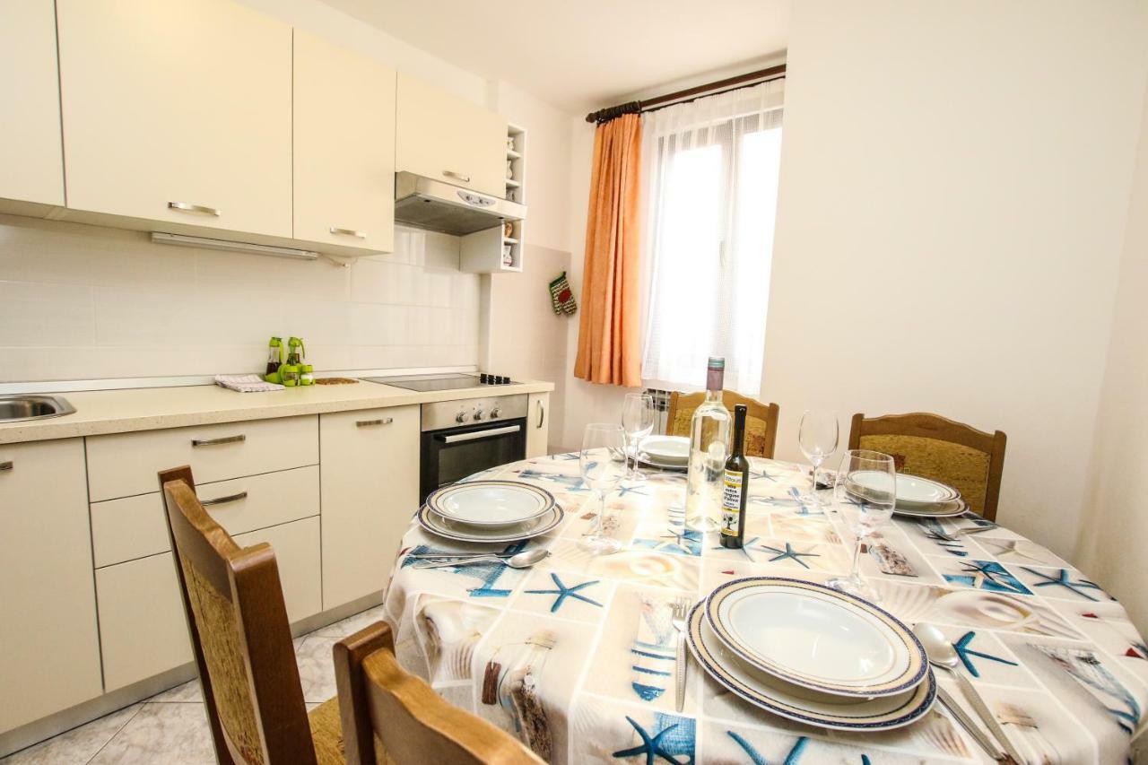 Carolina 4 Seasons Apartment Porec Bagian luar foto