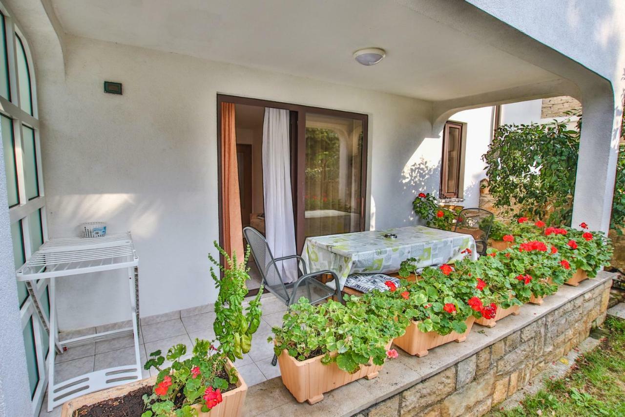 Carolina 4 Seasons Apartment Porec Bagian luar foto