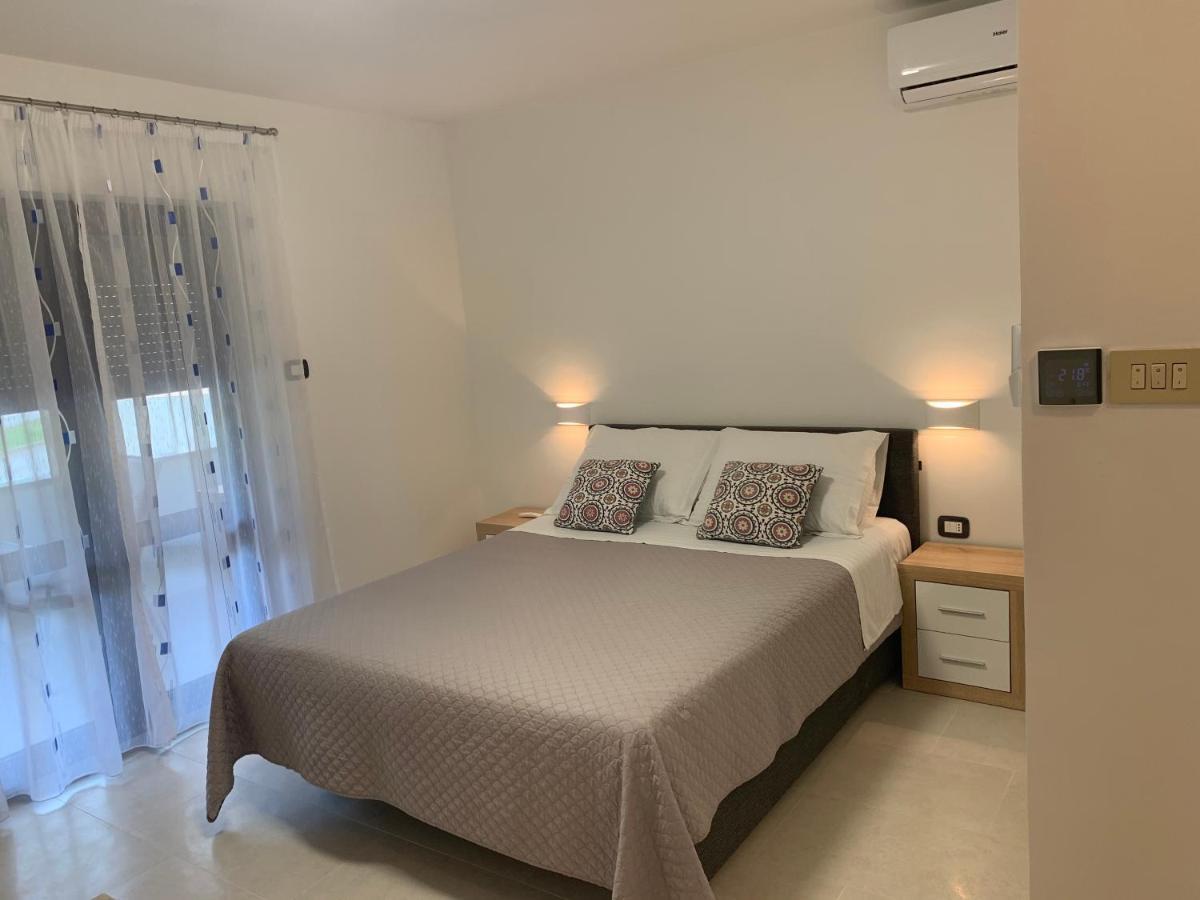 Carolina 4 Seasons Apartment Porec Bagian luar foto