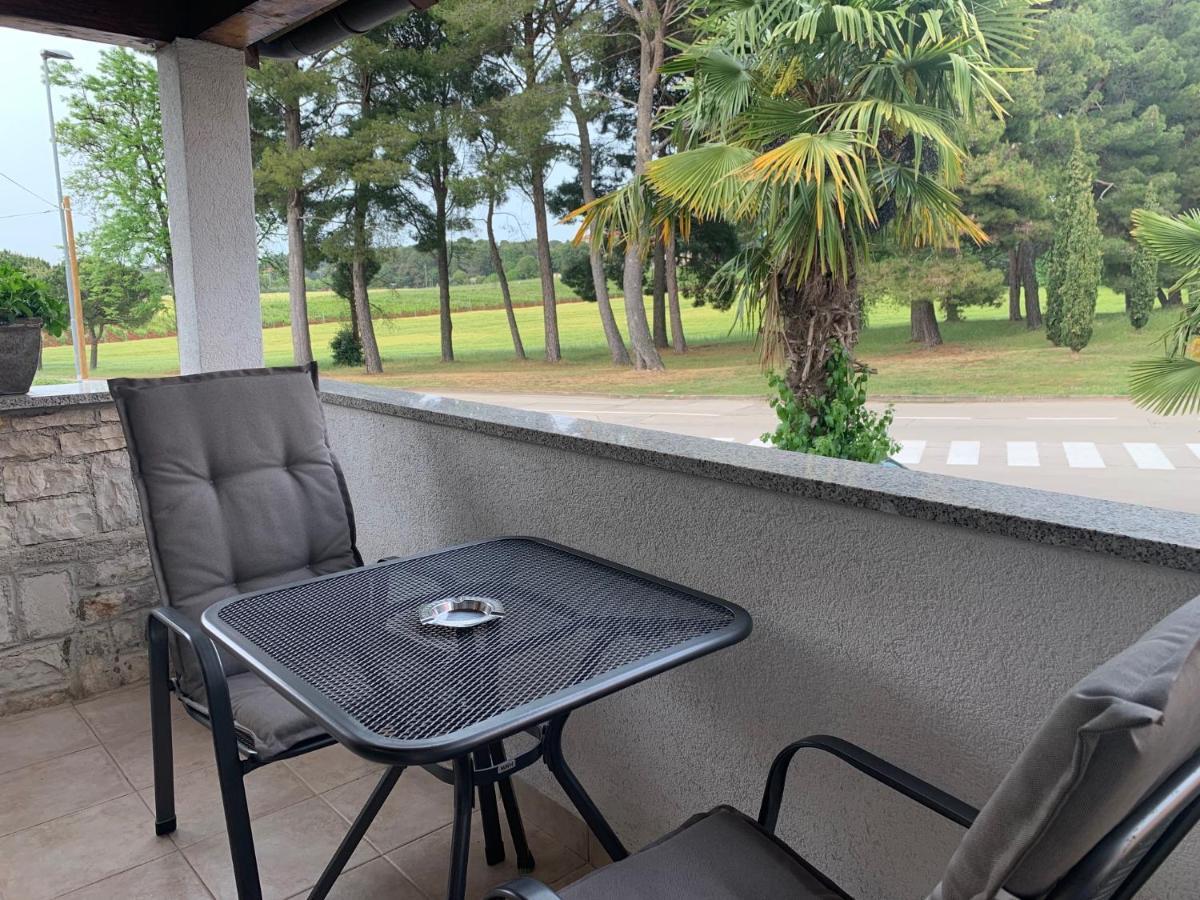 Carolina 4 Seasons Apartment Porec Bagian luar foto